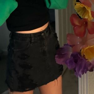 black ripped american eagle skirt!